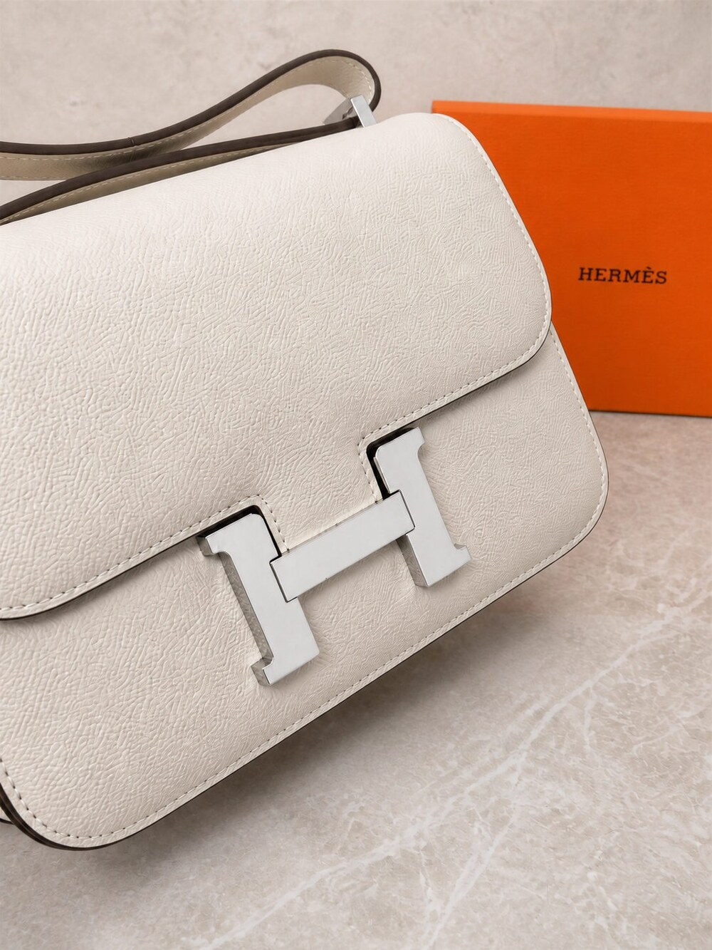 Hermes Constance Nata Epsom Leather Shoulder Bag with Goatskin Lining - Picture 3 of 4